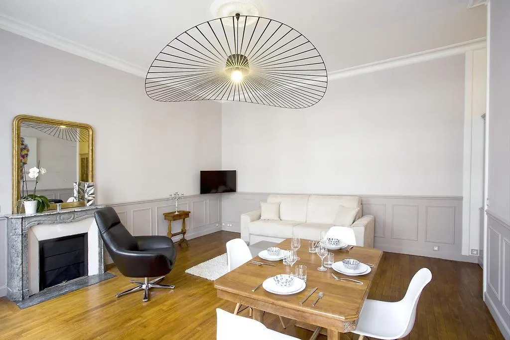 Habitat Parisien - 1br-1ba - Galeries Lafayette Apartment
